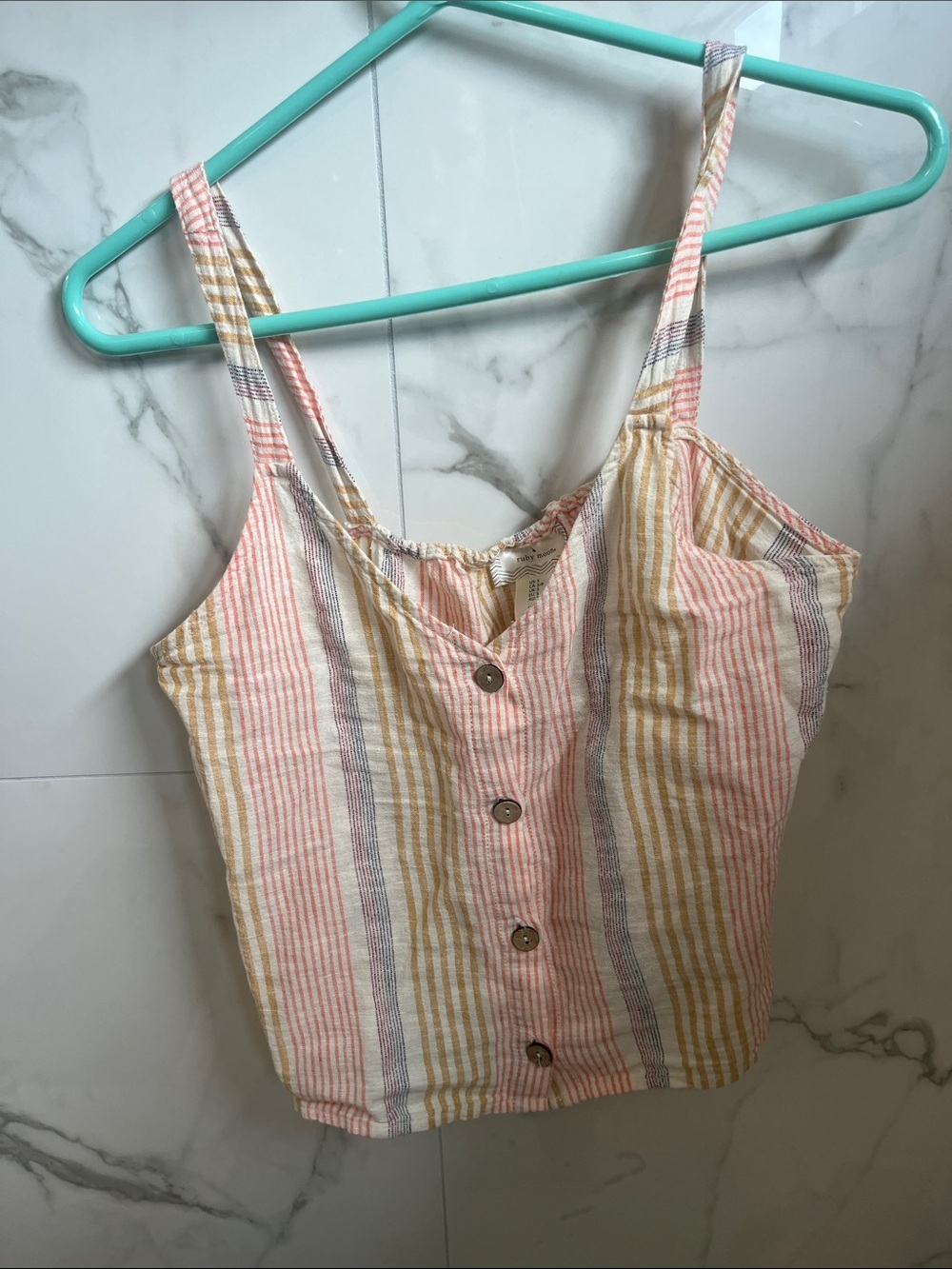 Linen cropped stripped tank with wooden buttons